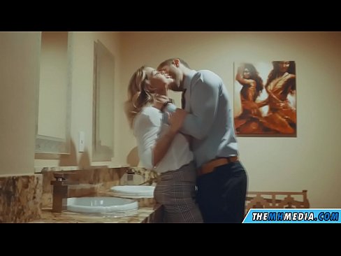 ❤️ Quando una bionda formosa ti seduce in un bagno pubblico ❤ Porno belloal it.sexycamse.top ️❤